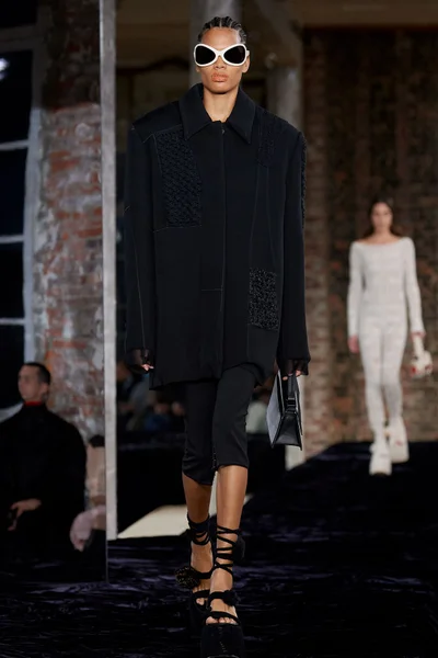 Look 24